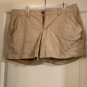 Khaki Old Navy shorts. Size 4. Like new. 97% cotton